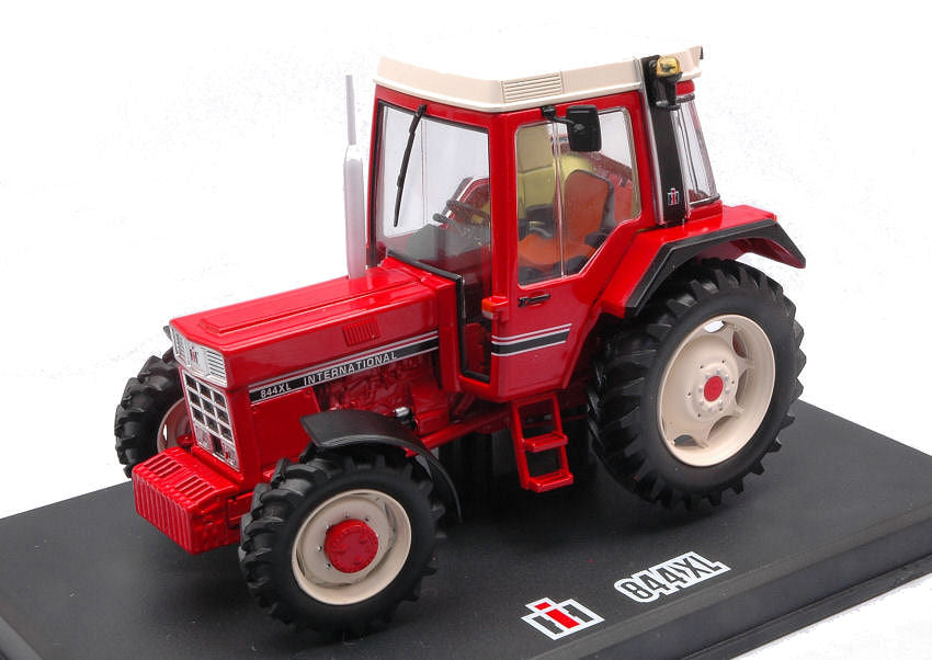 TRATTORE INTERNATIONAL HARVESTER IH 844 XL 1:32 - Replicagri - REPLI061