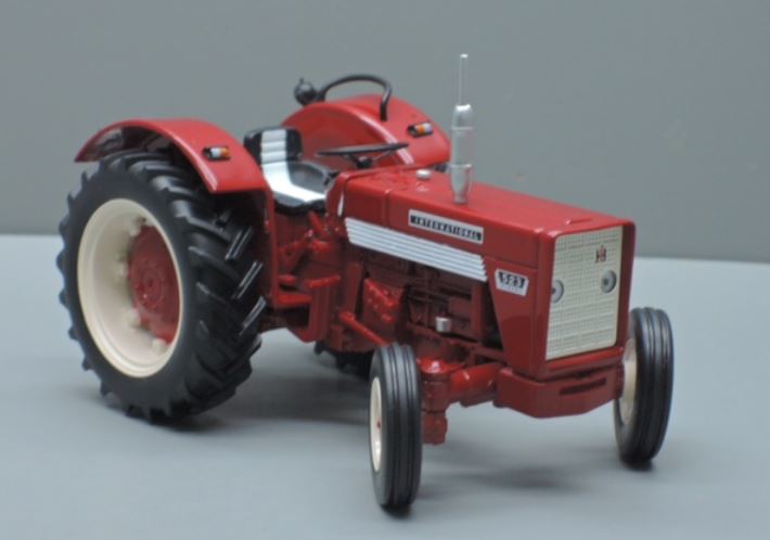 TRATTORE INTERNATIONAL HARVESTER IH 523 1:32 - Replicagri - REPLI135