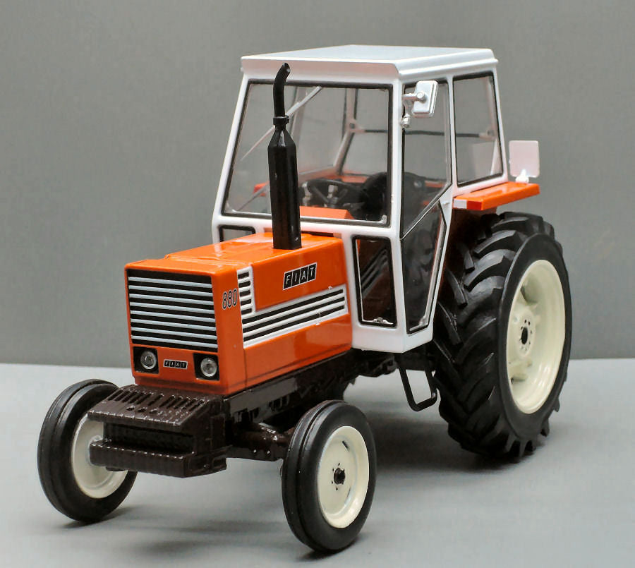 TRATTORE FIAT 880 2x4 CABINA BIANCA 1:32 - Replicagri - REPLI163