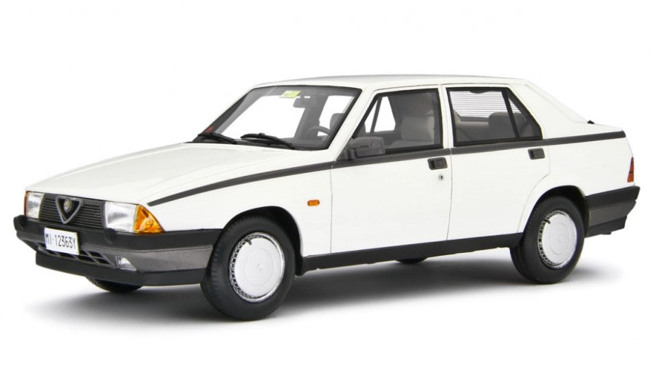 ALFA ROMEO 75 1.6-1.8 1985 WHITE 1:18 - Laudo Racing - LM187B