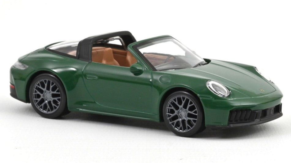 PORSCHE 911 GTS 2024 BRITISH RACING GREEN JET CAR 1:43 - Norev - NV750074