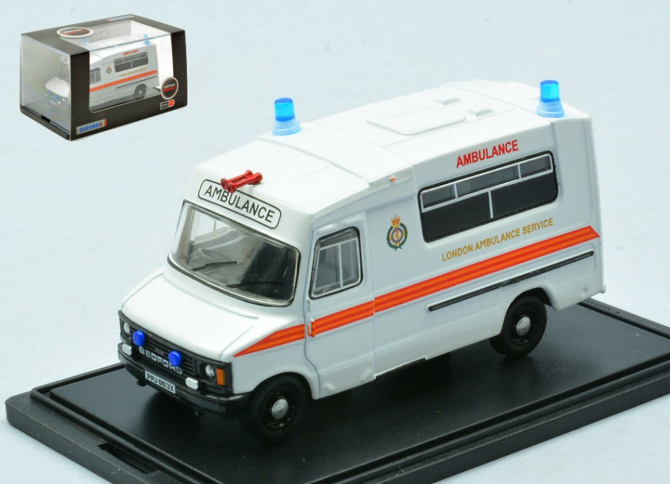 BEDFORD CF HANION AMBULANCE LONDON 1:76 - Oxford - OXF76HAN002