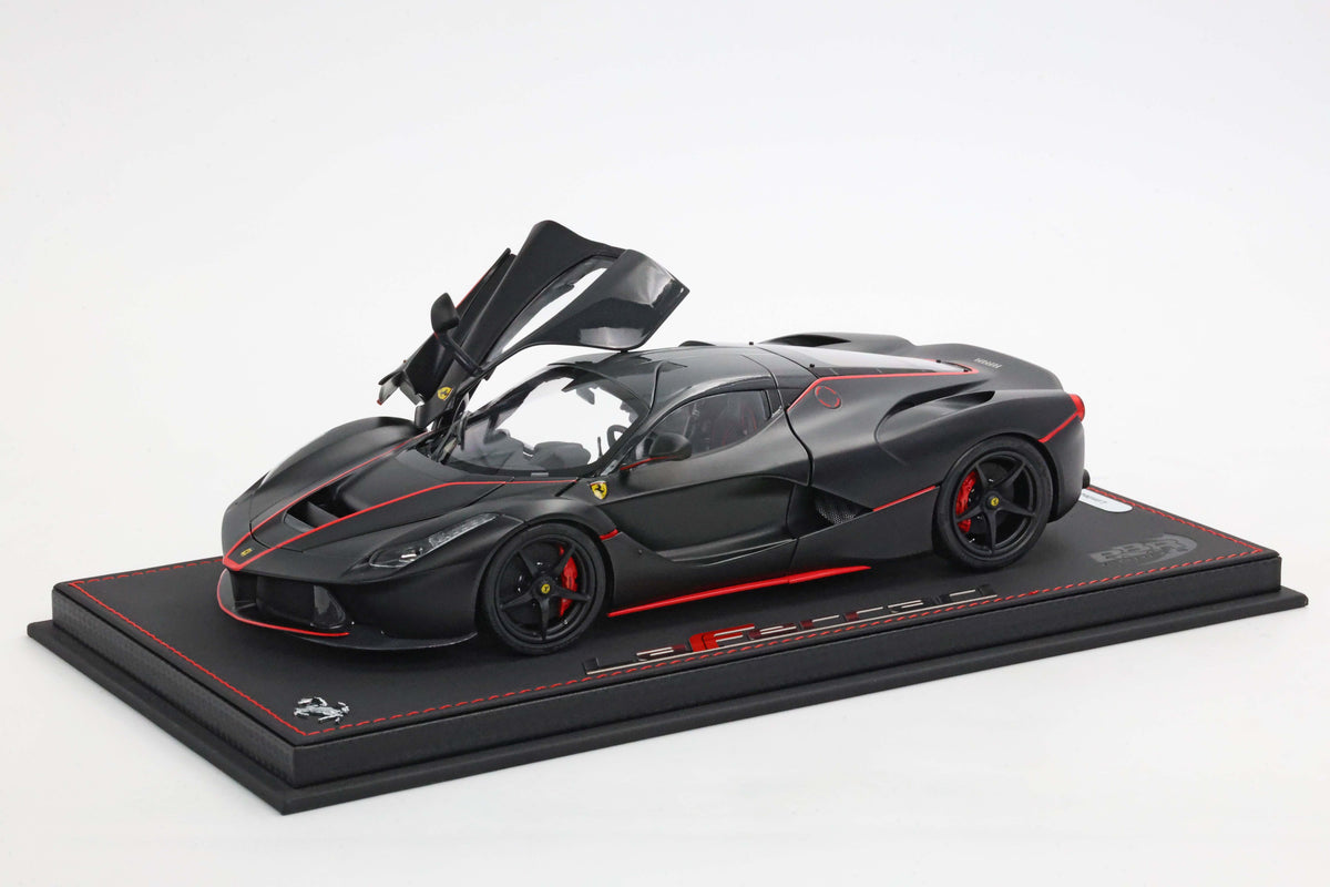 FERRARI LAFERRARI MATT BLACK WITH RED STRIPES FERNANDO ALONSO BASE ECOPELLE -VETRINA INCLUSA 1:18 - BBR Models - BBR182239
