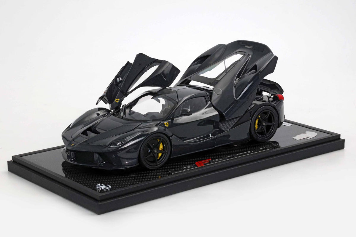 FERRARI LAFERRARI DIE CAST FULL CARBON CON BASE CARBONIO 1:18 - BBR Models - BBR182244A