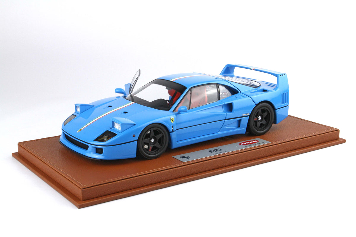 FERRARI F40 AZZURRO CON STRISCIA TRICOLORE ITALIANO E CERCHI NERI BBR-KYOSHO 1:18 - BBR Models - BBRKS011