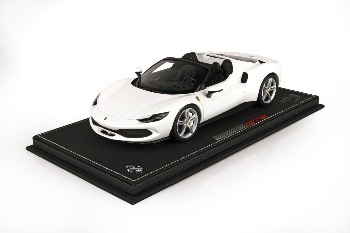 FERRARI 296 GTS BIANCO CERVINO 1:18 - BBR Models - P18215B1