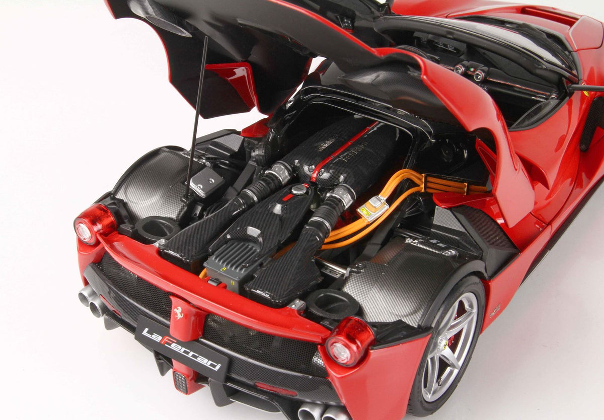 BBR FERRARI LAFERRARI Rosso Corsa 322 1:18 Die-Cast EUR 399,00 - ES BBR FERRARI LAFERRARI Rosso Corsa 322 1:18 Die-Cast EUR 399,00 - ES