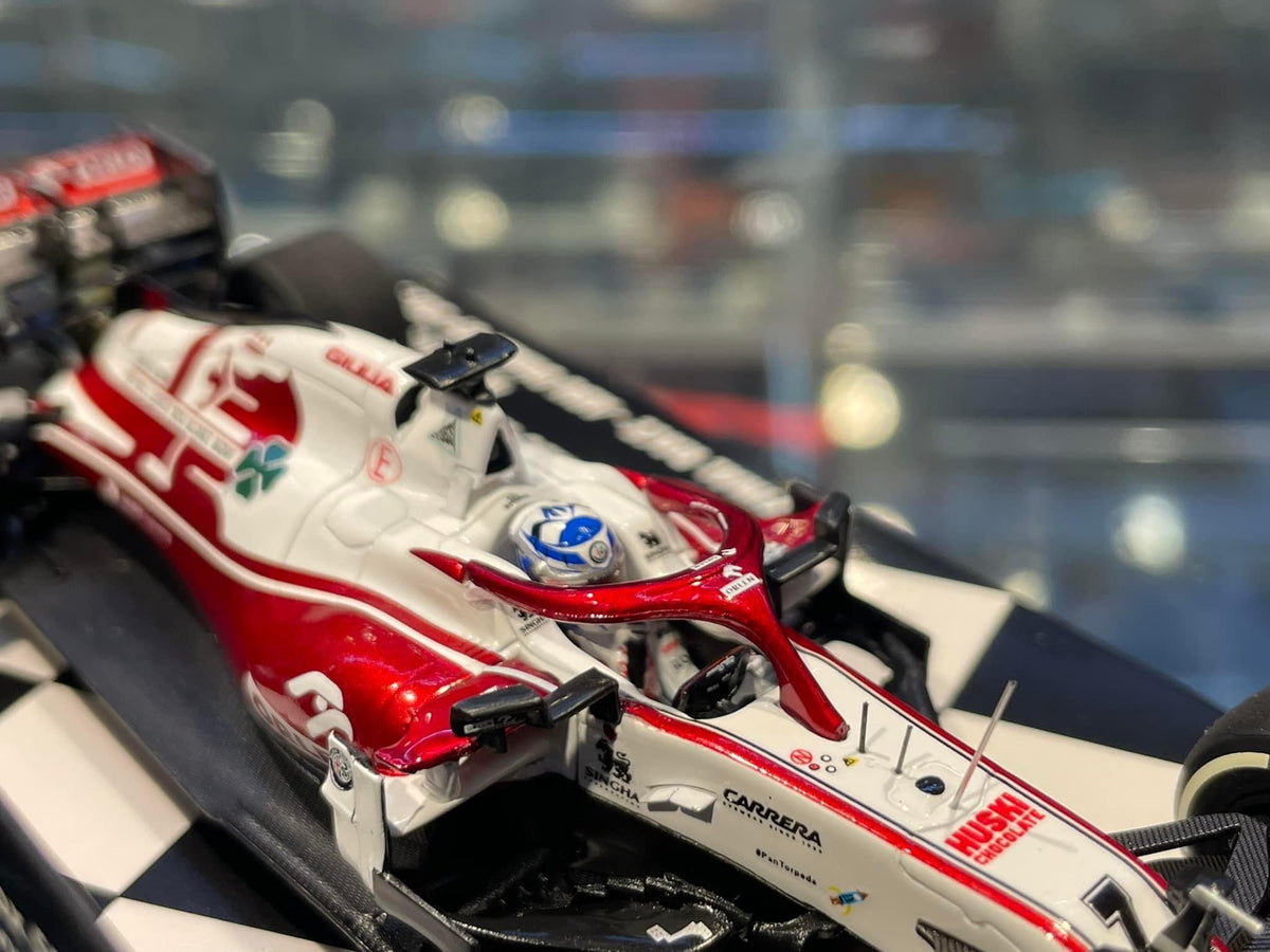 Kimi Raikkonen Alfa Romeo C41 n° 7 GP Abu Dhabi 2021 F1 1/18 Minichamps  117212307