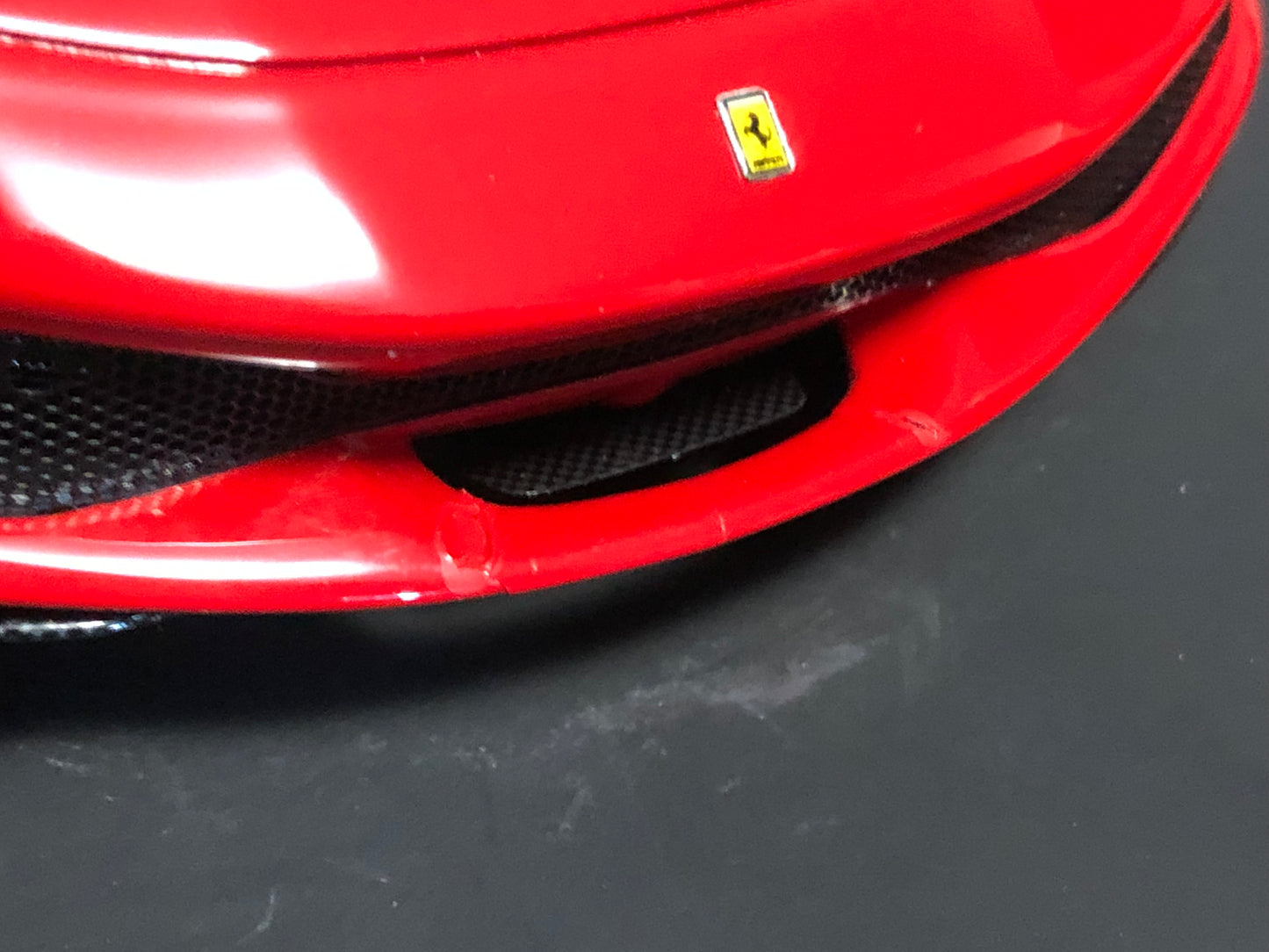 DEFECT Ferrari 296 GTB 1:18 – Rosso Corsa 322 - BBR