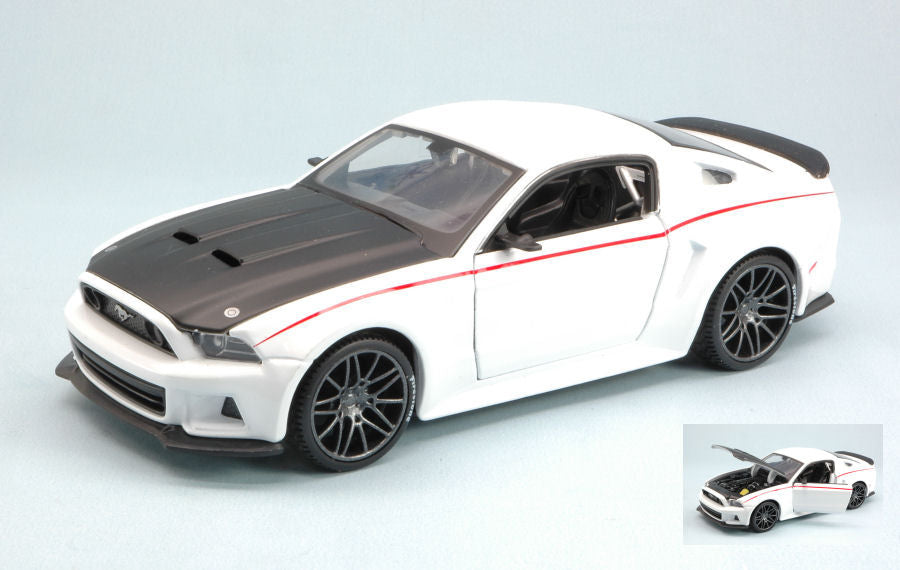 FORD MUSTANG STREET RACER 2014 WHITE/BLACK 1:24 - Maisto - MI31506W