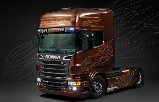 SCANIA R730 V8 BLACK AMBER KIT 1:24 - Italeri - IT3897