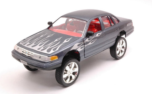 FORD CROWN VICTORIA 1998 GREY METALLIC W/FLAMES 1:24 - MotorMax - MTM79922GY