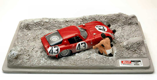ALFA ROMEO TZ2 N.43 24 H LE MANS 1965 ZECCOLI-ROSINSKI DIORAMA 1:43 - Best Model - BT9605
