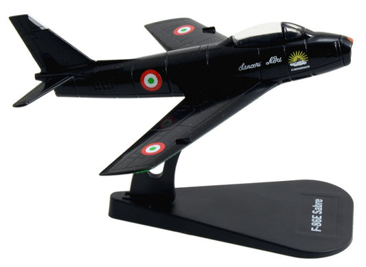 F86E SABRE LANCERI NERI 1:100 - Italeri - IT48122