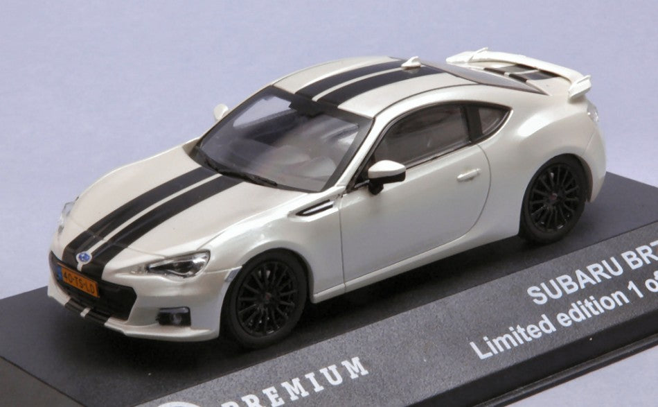 SUBARU BRZ 2013 PEARL WHITE WITH BLACK LINES 1:43 - Triple 9 - T9P-10024