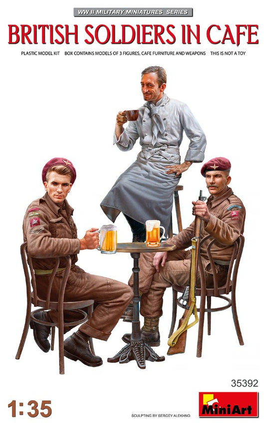 BRITISH SOLDIERS IN CAFE' KIT 1:35 - Miniart - MIN35392