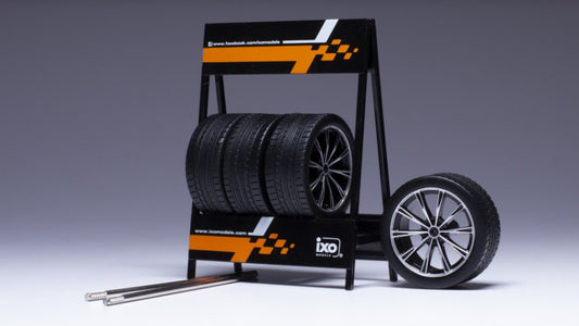SET 4 WHEELS RS3 BLACK/SILVER 1:18 - Ixo Model - 18SET028