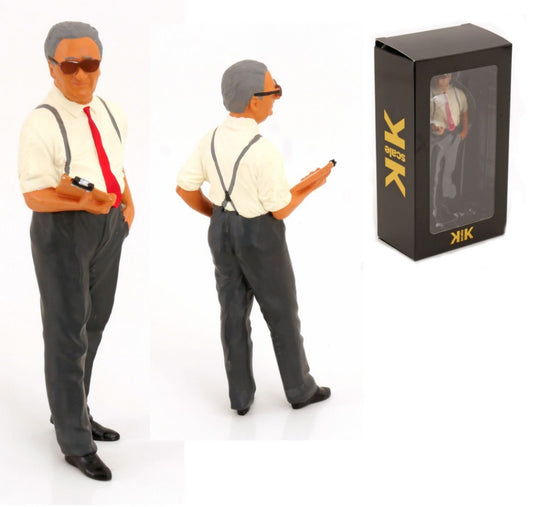 FIGURINE ENZO WITH CLIPBOARD 1:12 - KK Scale - KKFIG018