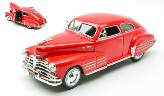 CHEVROLET FLEETLINE AEROSEDAN 1948 RED 1:25 - Maisto - MI32921R