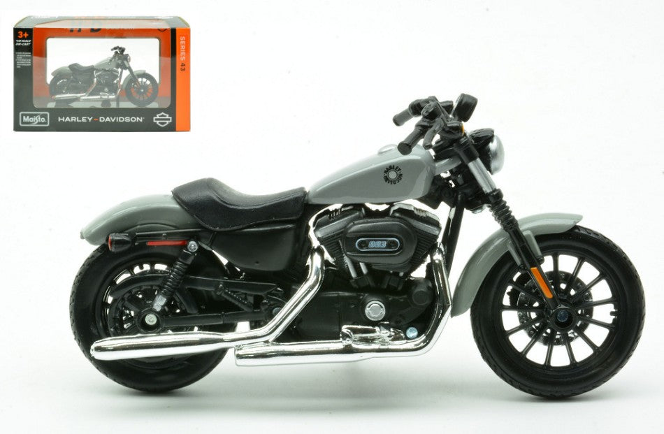 HARLEY DAVIDSON SPORTSTER IRON 883 2022 1:18 - Maisto - MI22940