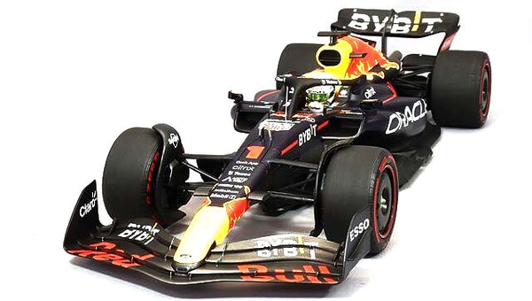 Red Bull - RB18 n°1 (2022) 1:18 – M. Verstappen - Winner Hungarian GP - Minichamps