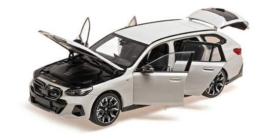 BMW i5 M60 TOURING WHITE METALLIC 2024 - 1/18 - Minichamps