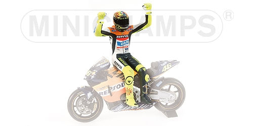 PILOTA VALENTINO ROSSI 2002 WORLD CHAMPION MOTOGP 2002 - 1/12 - Minichamps
