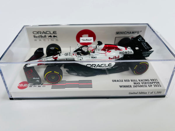 Red Bull - F1 n°1 (2025) 1:43 - Winner Japanese GP - Max Verstappen - With Pit Board - Minichamps