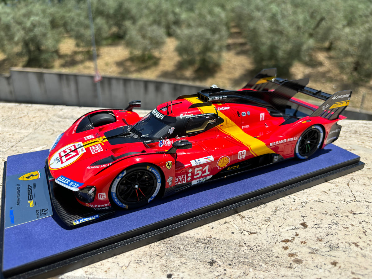Ferrari - 499P Hypercar (2023) N*51 Winner Le Mans 1:18 - Plexi Case - Looksmart