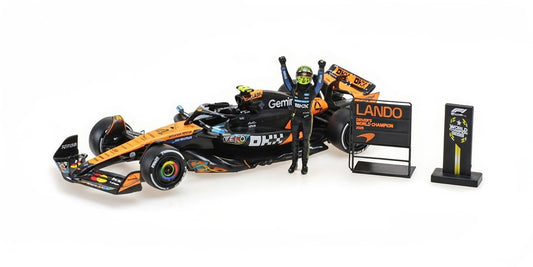McLAREN MCL39 LANDO NORRIS WORLD CHAMPION ABU DHABI 2025 FIGURINE & PITBOARDS - 1/64 - Minichamps