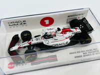 Red Bull - F1 n°1 (2025) 1:43 - Winner Japanese GP - Max Verstappen - With Pit Board - Minichamps