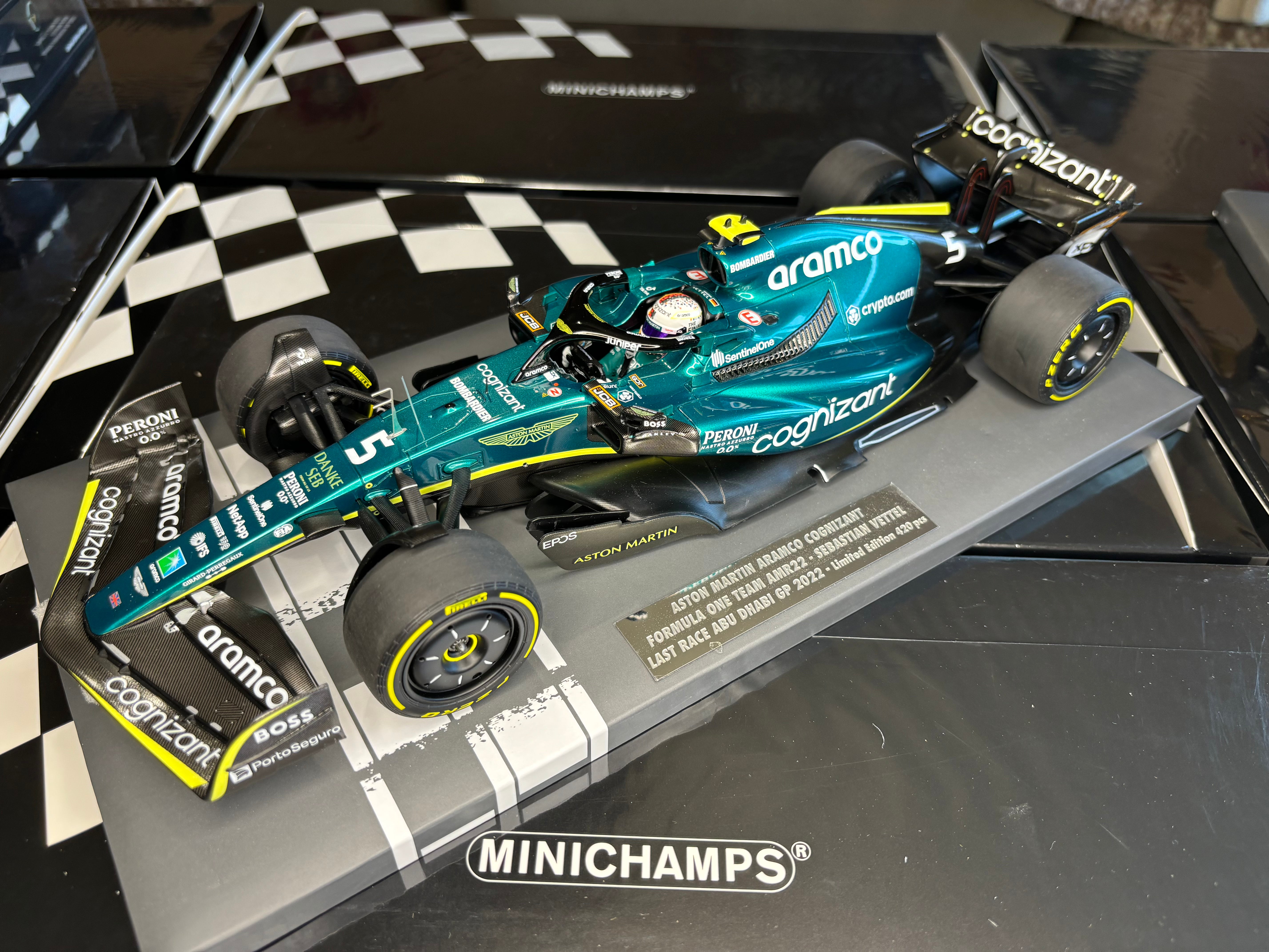 Aston Martin - AMR22 N°5 (2022) 1:18 - Abu Dhabi GP Last Aston Martin - AMR22 N°5 (2022) 1:18 - Abu Dhabi GP Last