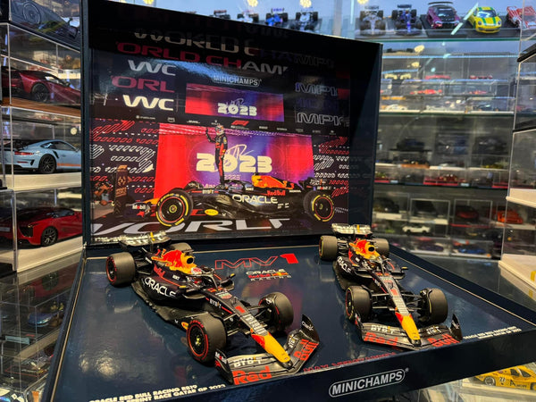 RedBull - 2 CAR-SET - F1 RB19 n°1 (2023) 1:18 - Sprint Race and GP - Qatar GP - Max Verstappen - Minichamps