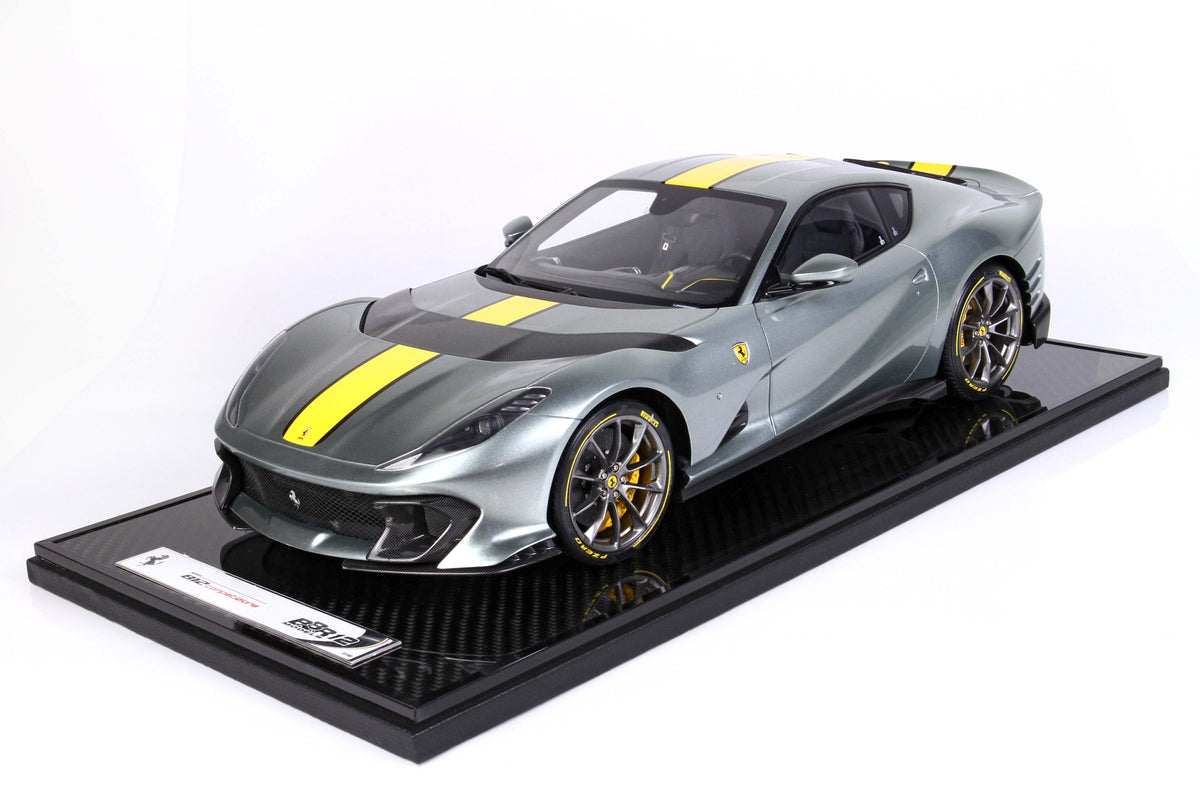 FERRARI 812 COMPETIZIONE YELLOW STRIPE COBURN GREY 1:12 - BBR Models - BBR1215A