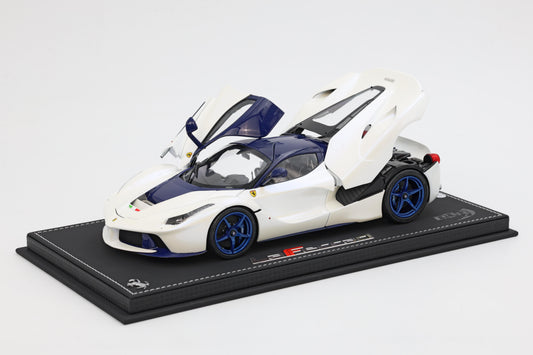 FERRARI LAFERRARI 2012 APRIBILE DIECAST - SPECIAL PACK BIANCO BIRDCAGE -CARBON BLU VETRINA INCLUSA 1:18 - BBR Models - BBR182238DIE