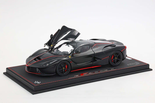 FERRARI LAFERRARI MATT BLACK WITH RED STRIPES FERNANDO ALONSO BASE ECOPELLE -VETRINA INCLUSA 1:18 - BBR Models - BBR182239