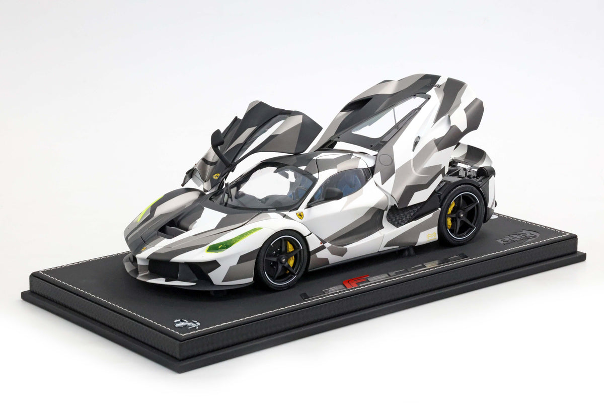 FERRARI LAFERRARI 2012 APRIBILE DIECAST - SPECIAL PACK CAMOUFLAGE VETRINA INCLUSA 1:18 - BBR Models - BBR182243DIE