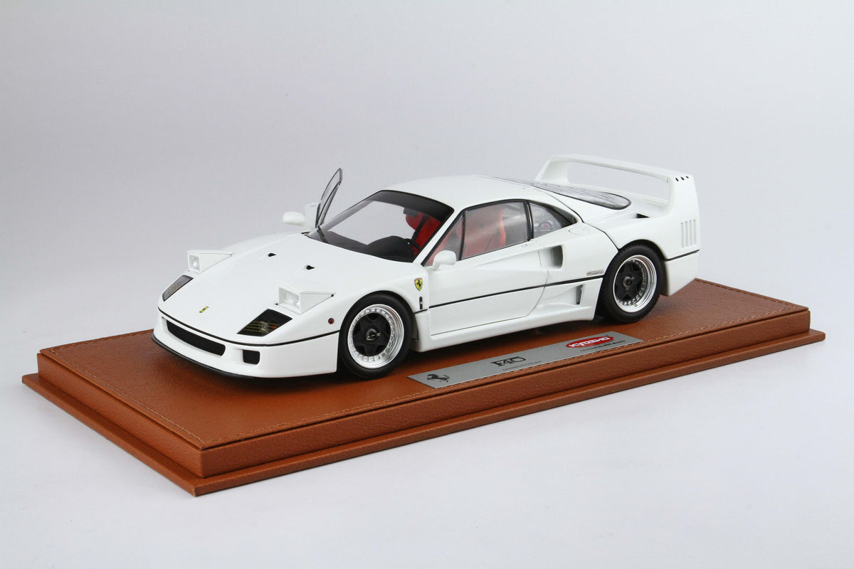 FERRARI F40 BIANCO E CERCHI NERO-ARGENTO BBR-KYOSHO 1:18 - BBR Models - BBRKS015