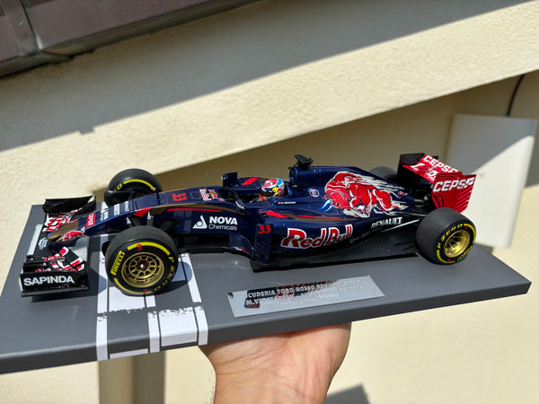 Toro Rosso - STR10 n°33 (2015) 1:18 - Max Verstappen - Minichamps