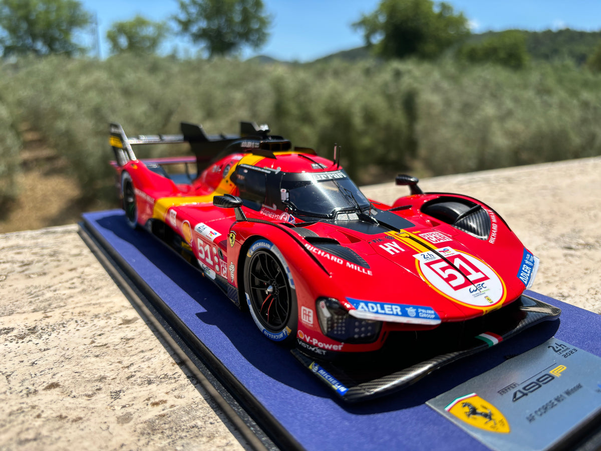 Ferrari - 499P Hypercar (2023) N*51 Winner Le Mans 1:18 - Plexi Case - Looksmart