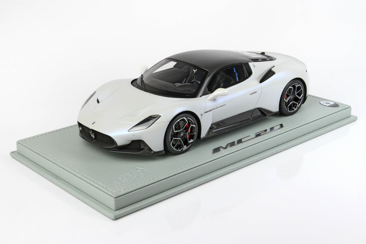 MASERATI MC20 BIANCO AUDACE /CARBON ROOF 1:18 - BBR Models - P18191ACF