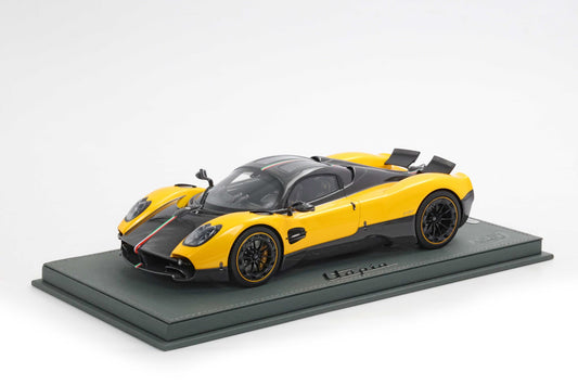 PAGANI UTOPIA GIALLO GINEVRA E CARBONIO NERO - FLAP POSTGERIORI APERTI 1:18 - BBR Models - P18223MCF