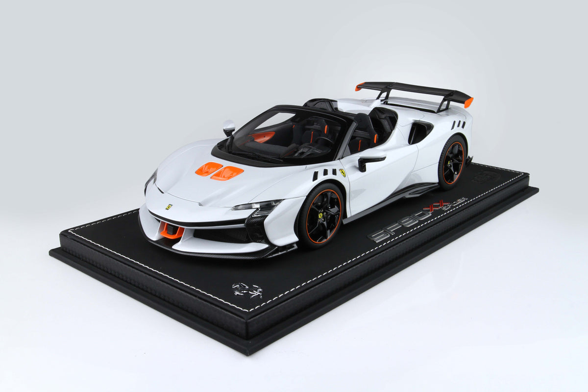 FERRARI SF90 XX SPIDER BIANCO ARTICO 1:18 - BBR Models - P18238C