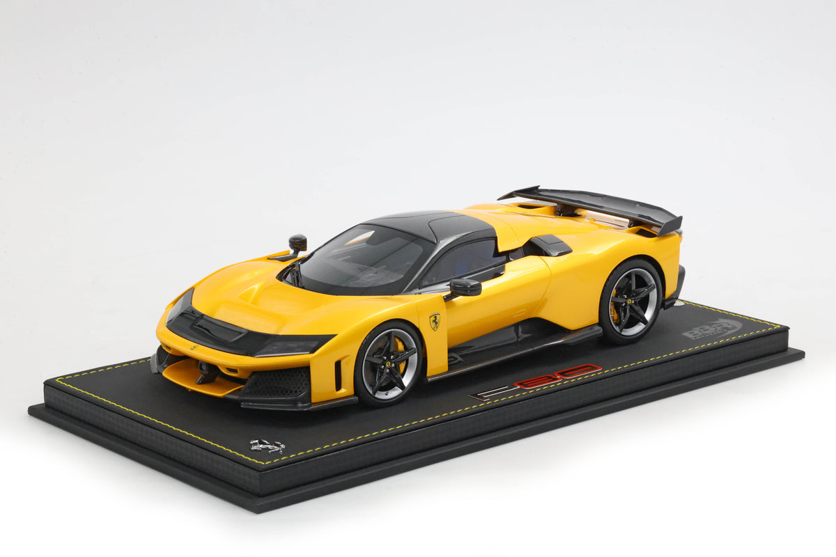 FERRARI F80 GIALLO TRISTRATO FRENI GIALLI E CERCHI BICOLOR 1:18 - BBR Models - P18253GT