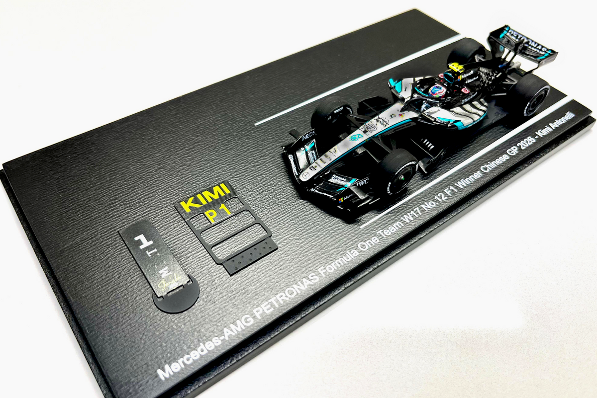 MERCEDES-AMG W17 N°12 Winn.GP China 2026 Kimi Antonelli W/base-pit board 1:43 - Spark - S9381