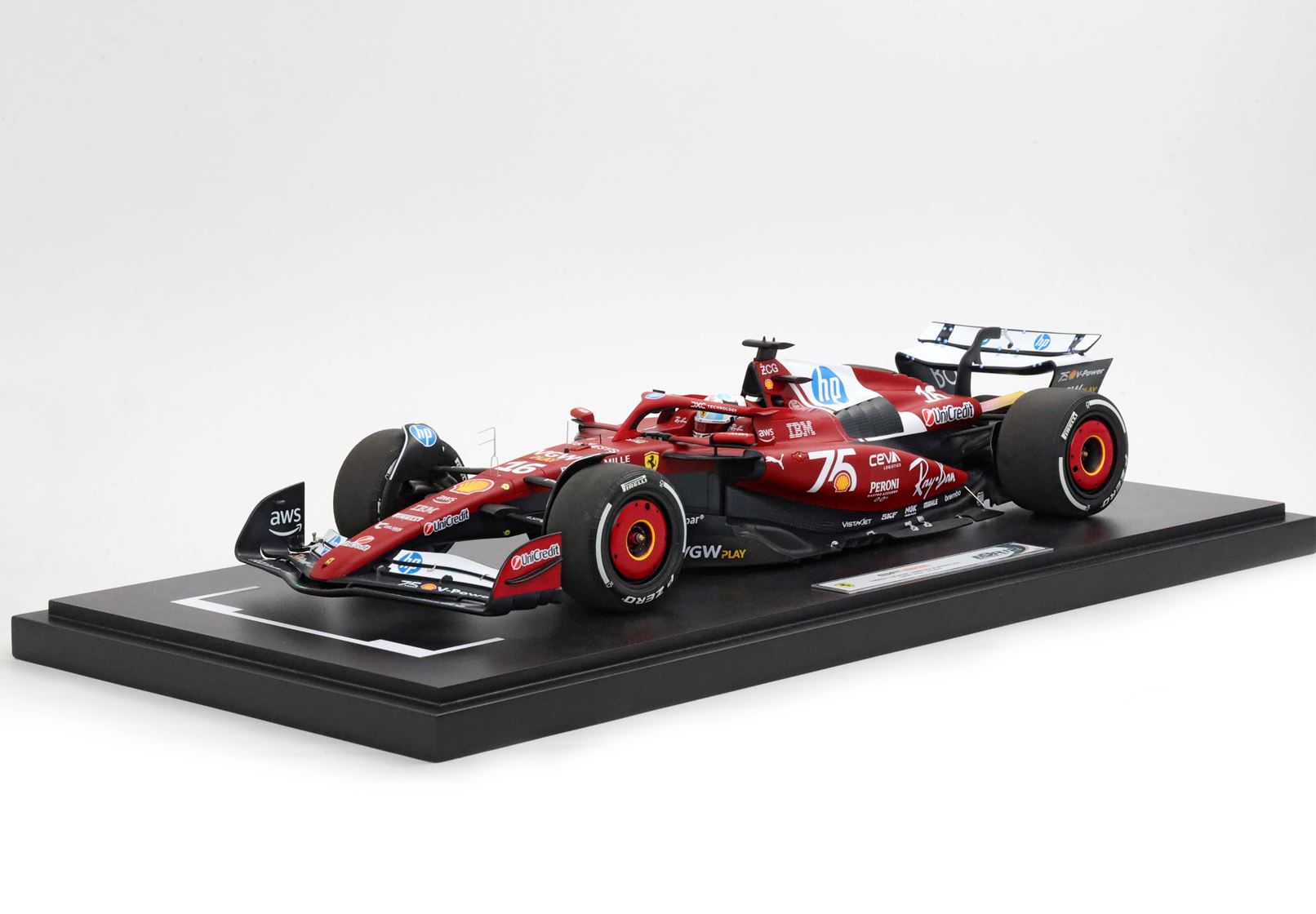 Ferrari トレーラー F1カー セット Amazon.com: 1:43 SFR Ferrari Team Race Car (2023) with Helmet