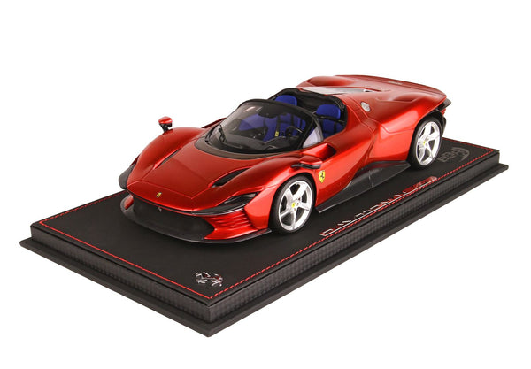 Ferrari - Daytona SP3 (2022) 1:18 - Serie Icona Rosso Metallizzato - With Showcase - BBR