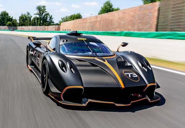 Pagani - Huayra R - 1:18 - Carbonio Nero Opaco & Nero Opaco - With Decals - BBR