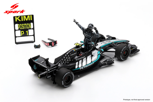 MERCEDES-AMG W17 N°12 Winn.GP Japan 2026 Kimi Antonelli w/figurine 1:18 - Spark - 18S1276