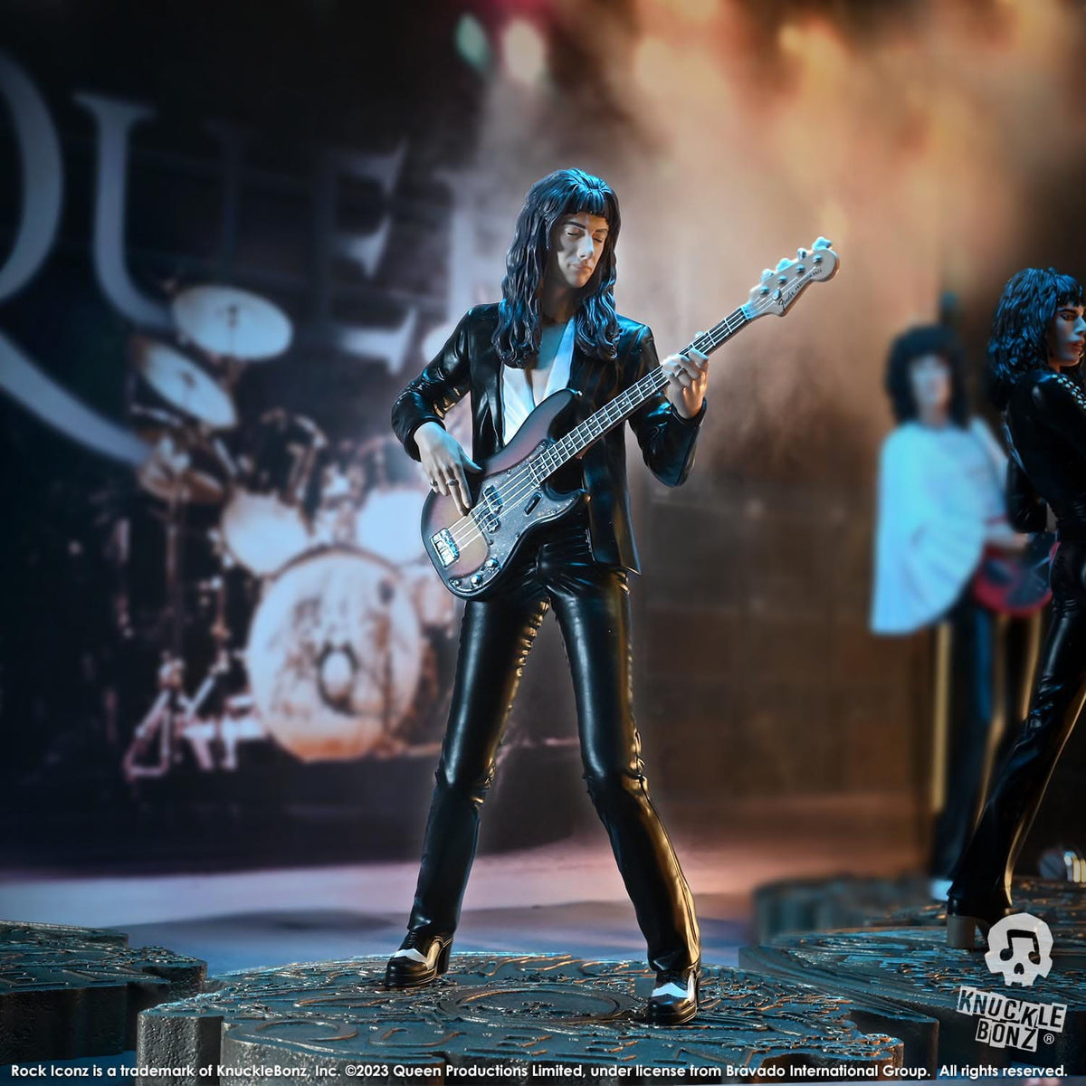 Queen Rock Iconz Statue - John Deacon II (Sheer Heart Attack Era) 23 cm